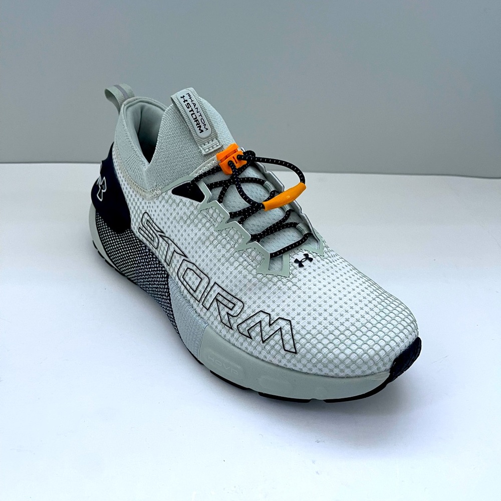 Under Armour Storm Sneakers NWOT Sz M 9/W 10.5